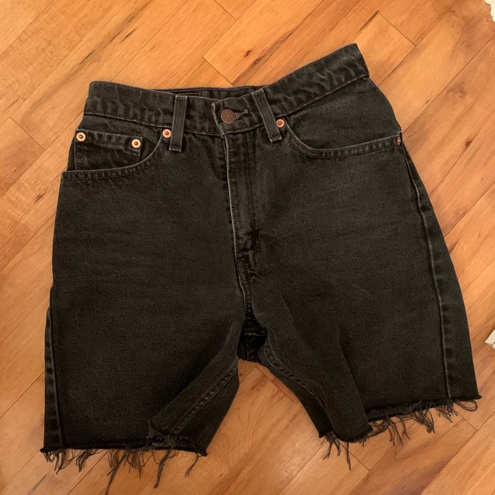512 Levi’s High Waisted Shorts